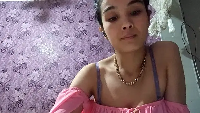 AylinBlush's web cam