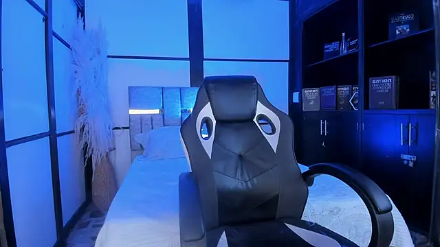 CatrinaVixxen's cam snapshot