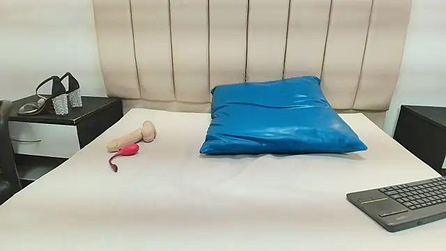 agatha_fit's cam snapshot