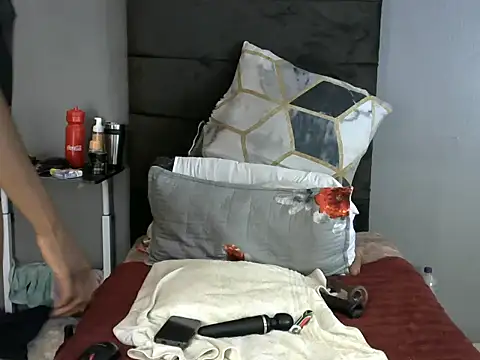 WILD_KITTYxXxX's cam snapshot