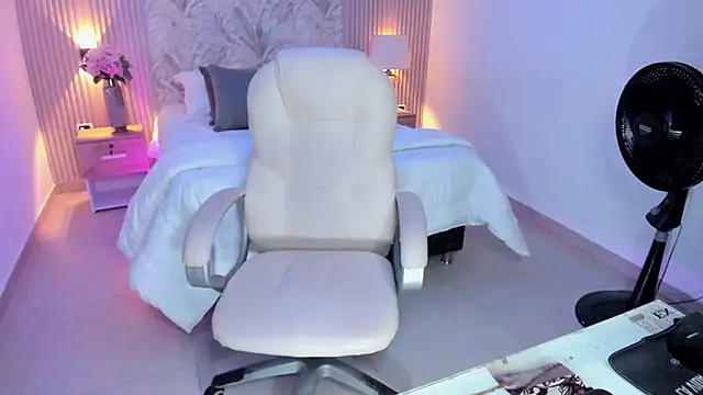 Kim_stonee's cam snapshot