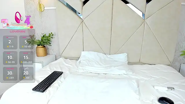 NathalieRoss1's cam snapshot