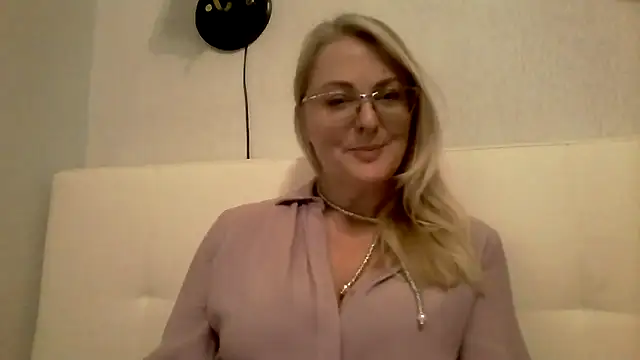 Emilia787's cam snapshot