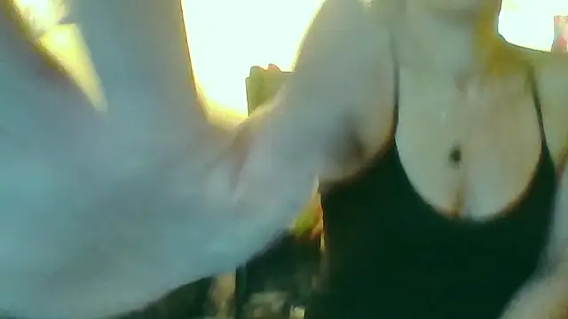 eatmeplease44's cam snapshot