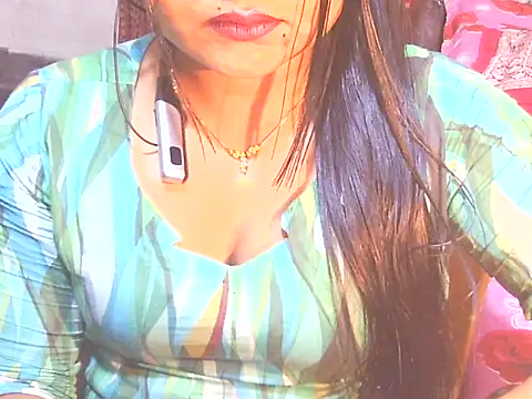 Nusrat_Faria07's cam snapshot