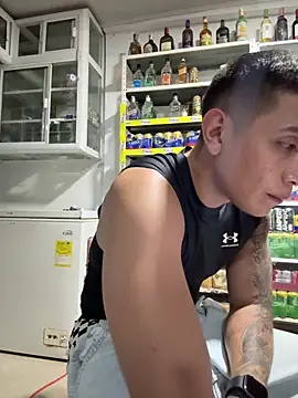 OliverWest04 live sex cam