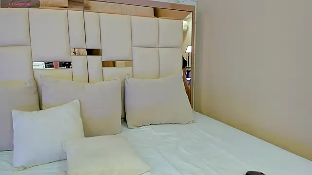 julieta_rosee's cam snapshot