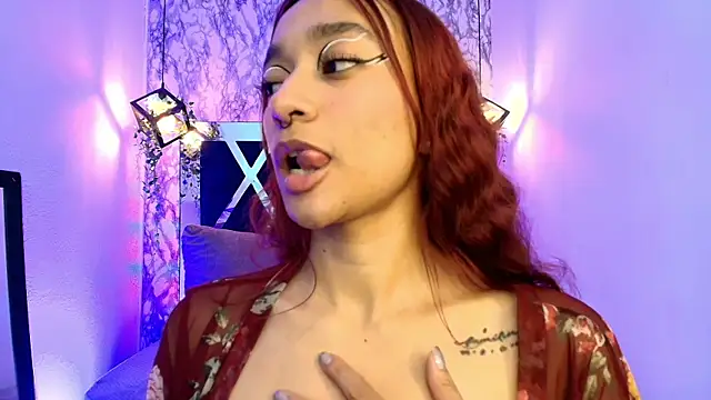 charlotte_bluee's cam snapshot