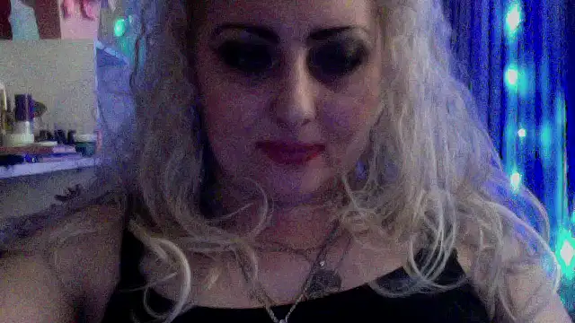 xHot_Amazonq's cam snapshot