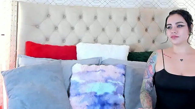 SuccubusDolly's cam snapshot