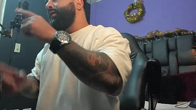 Lyon_vach live sex cam