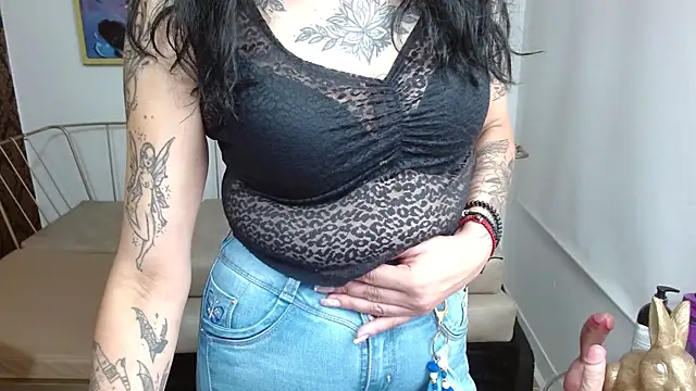 Roxanne_vale's web cam