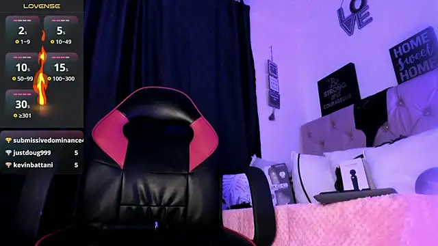 Nicolle_Ferran's cam snapshot