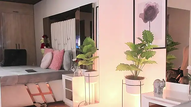 Kitty_Eliffe's cam snapshot