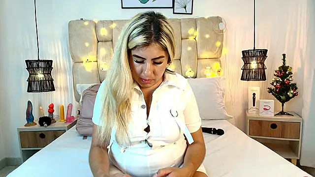 AdharaSmithh's cam snapshot