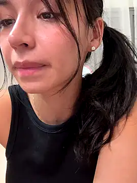 Adriennesexxx live sex cam