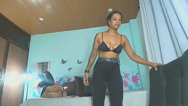 Sharlottexxlatin_'s cam snapshot