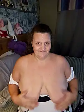 MissQueenBeex's cam snapshot