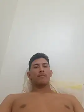 Guti_hazz live sex cam