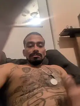 Cnutt310 live sex cam