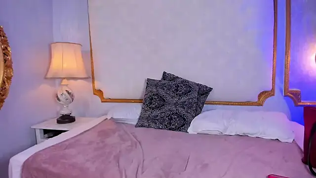 Nahomi_key_'s cam snapshot