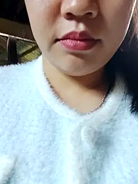 yelow-bee live sex cam