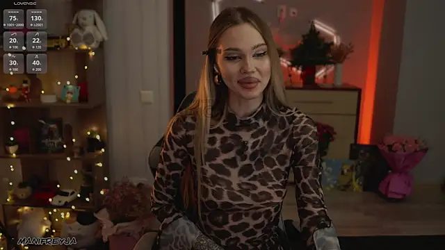 ManiFreyja live sex cam