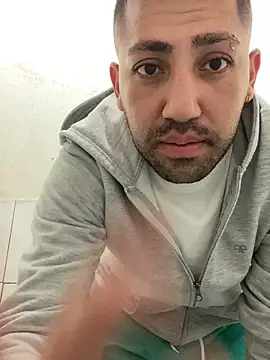 JuanZapata33 live sex cam