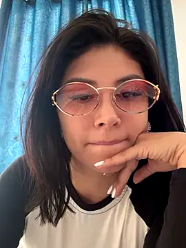 GennaJames_'s web cam