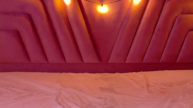 littleebonymommy's cam snapshot