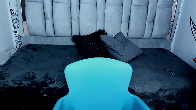 Kiara_Fox__'s cam snapshot