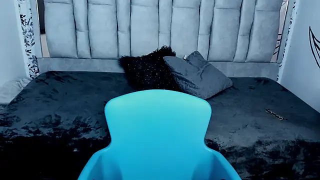 Kiara_Fox__'s cam snapshot