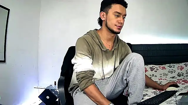 Kevin_Torres's cam snapshot