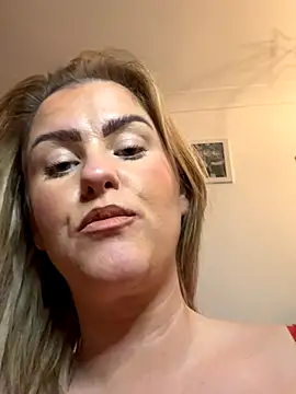 Charleigh_xx's cam snapshot