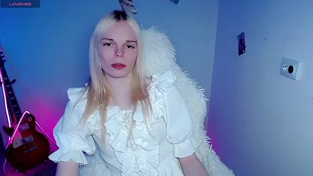 Emily_Nyaffee live sex cam