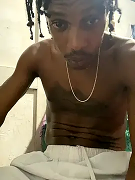 Larry-n-clouds live sex cam