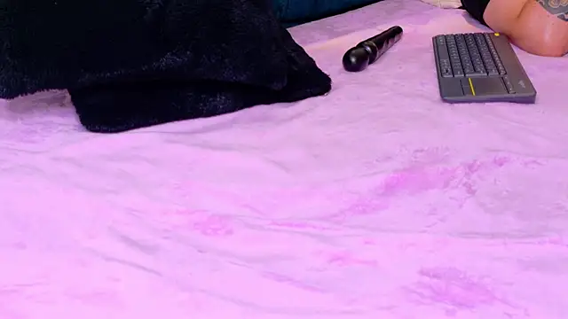 kataleyandliam's cam snapshot