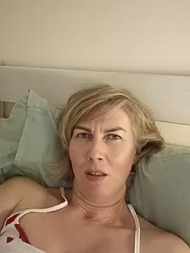 stellahere8's cam snapshot