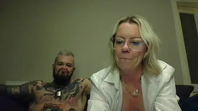 trans_man_and_his_dom's cam snapshot