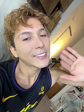 CONNY_BENSS live sex cam