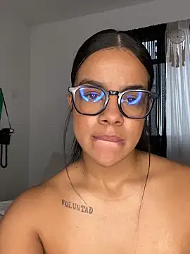 trianawhite's cam snapshot