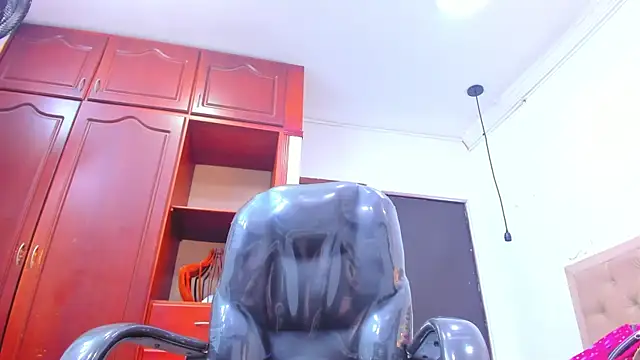 emma_purple_'s cam snapshot