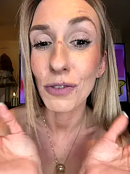 lola_tentatiion live sex cam