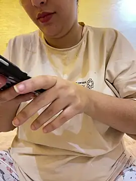 Bold-arabic-vibes's cam snapshot