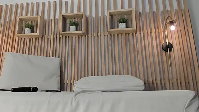 maye_wells_'s cam snapshot