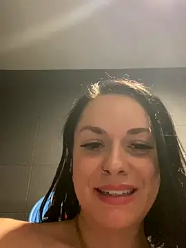 Luccreccia_ live sex cam