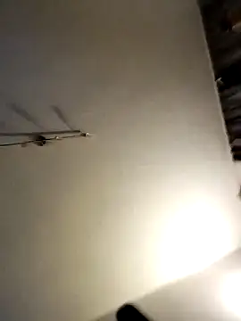 Laura_Ati's cam snapshot