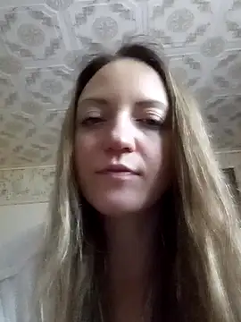 KattyLuuu's cam snapshot