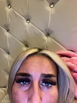 EllieMaeBaby's cam snapshot