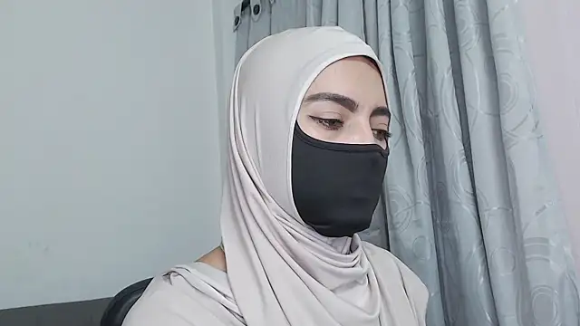 jade_nassar's cam snapshot